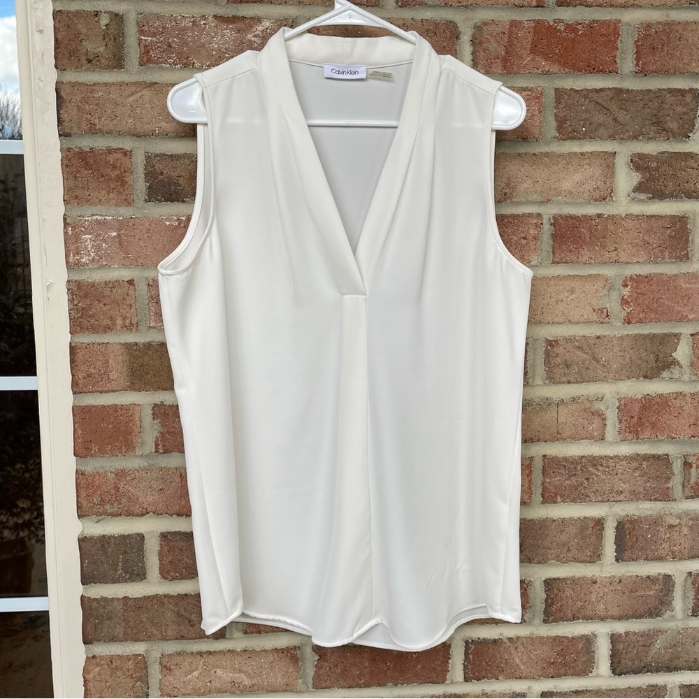 Calvin Klein ivory white sleeveless v-neck blouse Women Large New